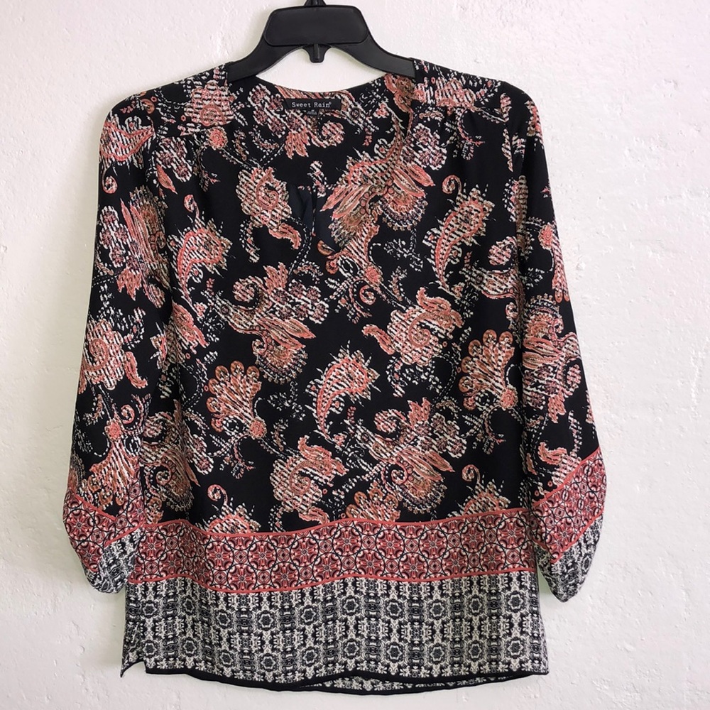 Sweet Rain lightweight V-Neck Blouse size M